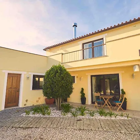 Spacious 4 Bedroom - Peaceful Rural Escape Casa de Férias *