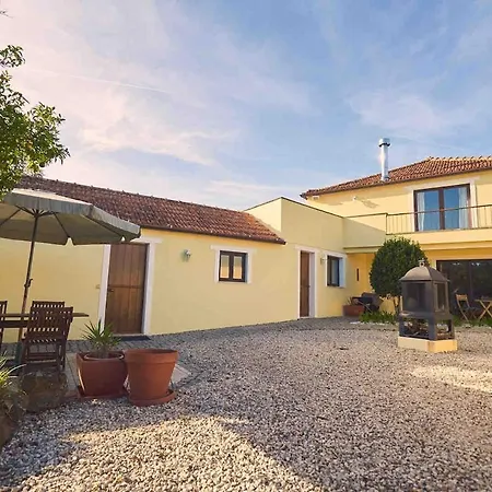 Spacious 4 Bedroom - Peaceful Rural Escape