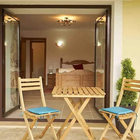 Spacious 4 Bedroom - Peaceful Rural Escape